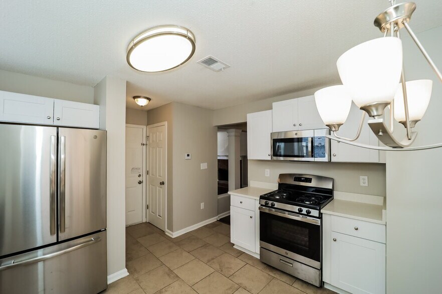 Building Photo - 2119 Summer Wind Dr SW