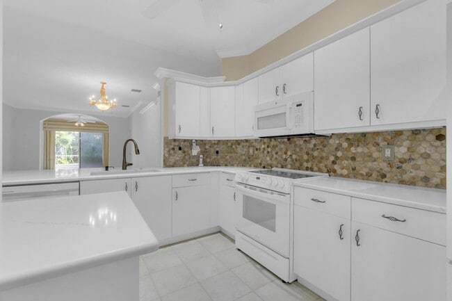 Building Photo - 10664 Royal Caribbean Cir