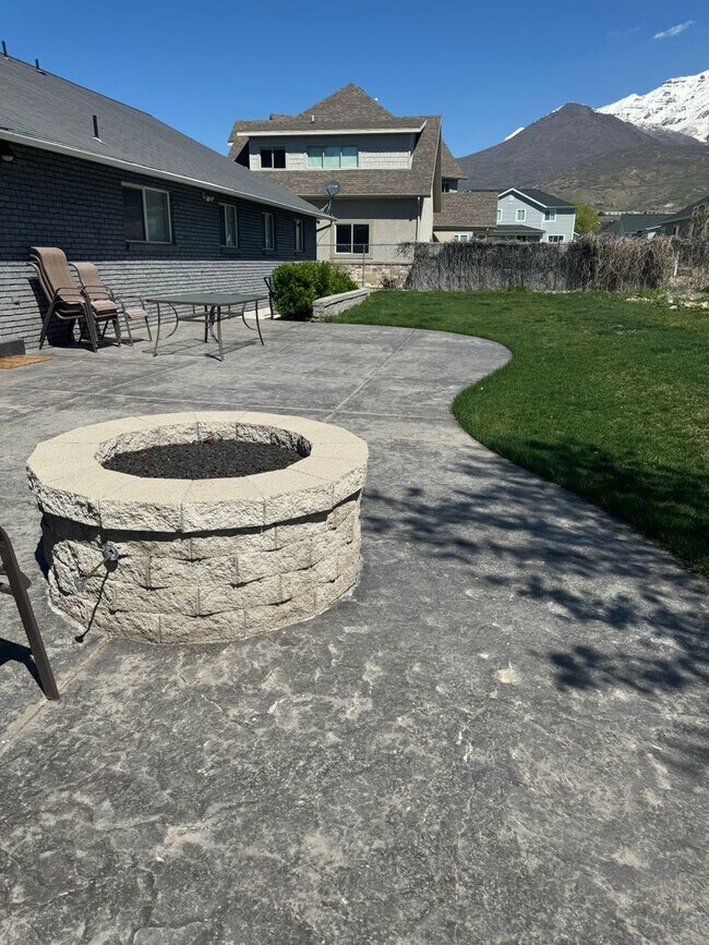 Building Photo - Beautiful Orem Basement Apartment for rent!