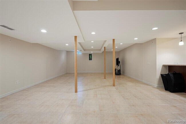 Building Photo - 50353 Livingston Dr