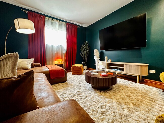 Building Photo - 1418 N Talman Ave