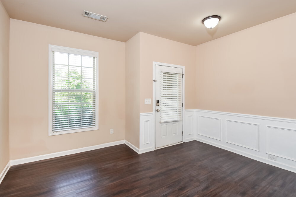 Building Photo - 741 Collingsworth Ln NE