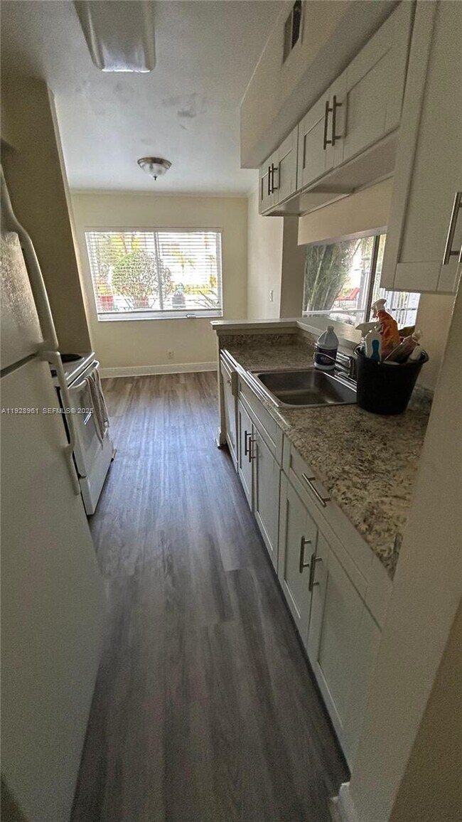 Building Photo - 5686 Rock Island Rd