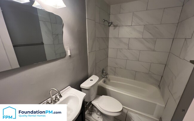 Building Photo - 2412 Gentry Ave