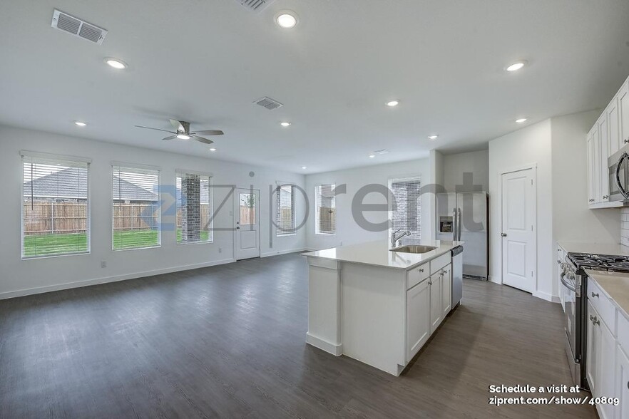 Building Photo - 1313 Rockwell Dr