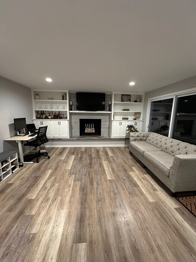 Building Photo - 2507 Lillian Ln