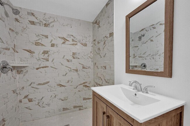 Building Photo - 310 N Ocean Breeze