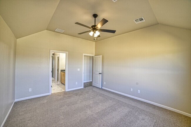 Building Photo - Brand New Home In Washington!