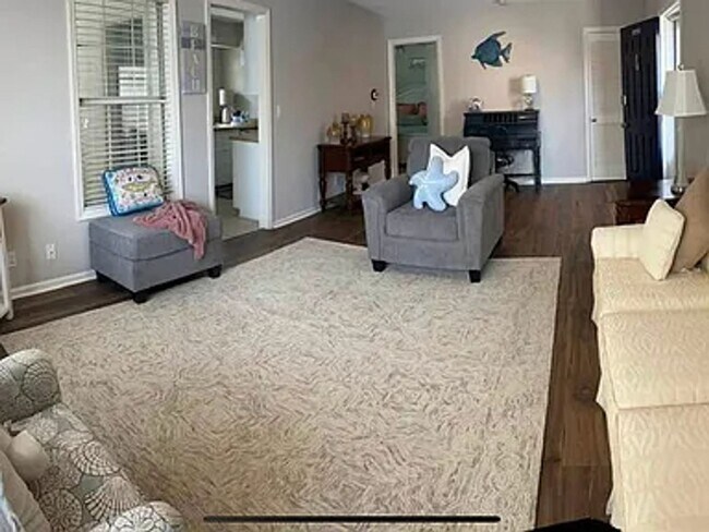 Building Photo - Fully Furnished 1 bed/ 1 bath Island Square Condo