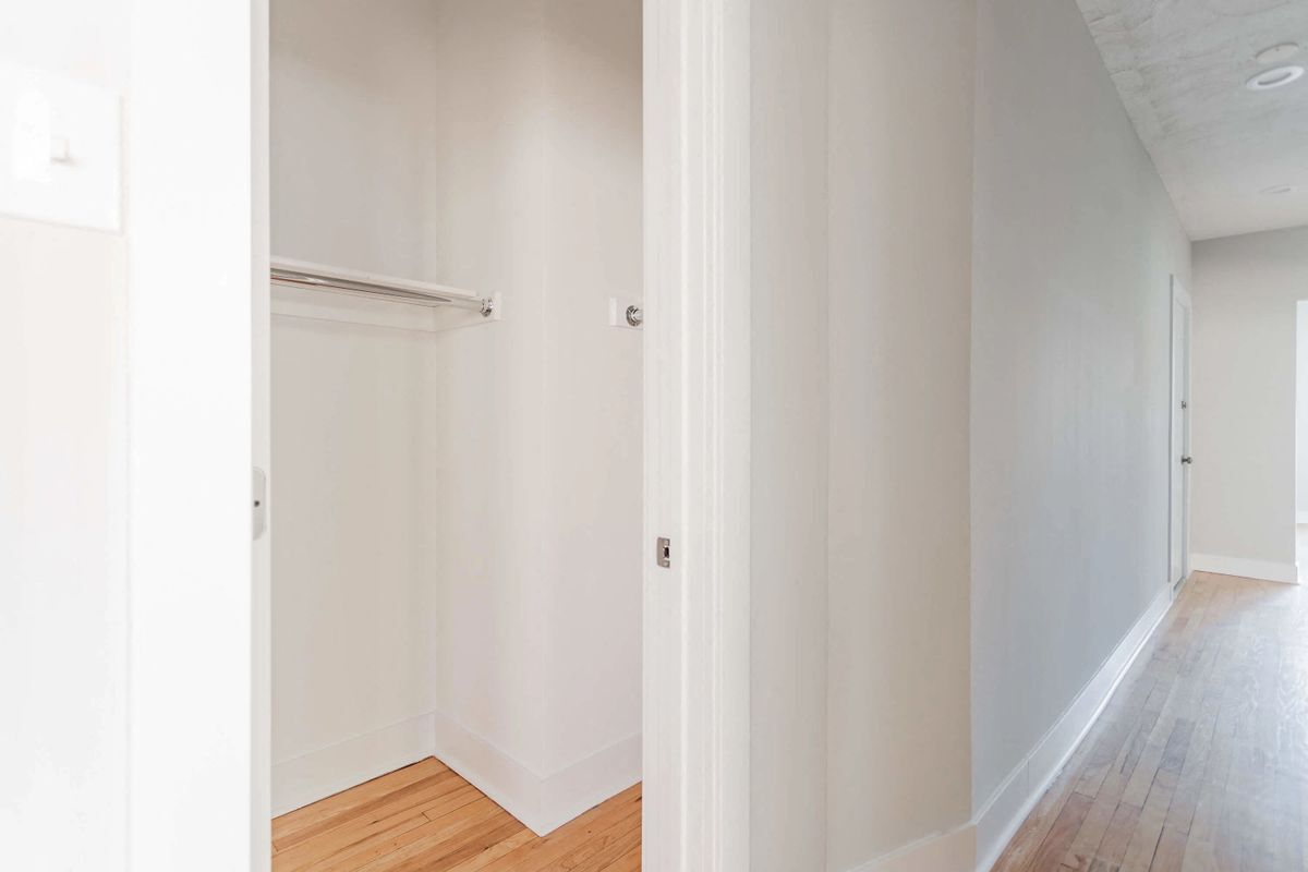 Building Photo - 6143 S Dorchester Ave