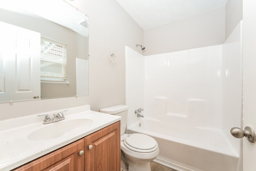 Building Photo - 4964 Galbraith Cir