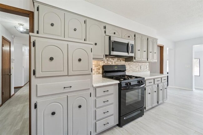 Building Photo - 11805 Ashford Dr