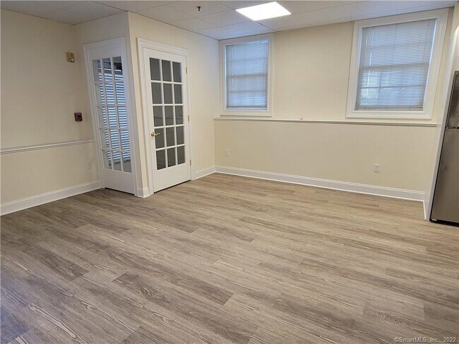 Building Photo - 128 East Ave