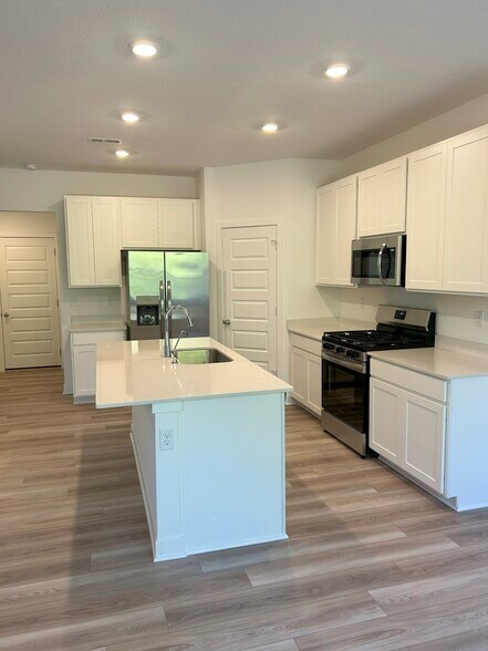 Building Photo - 1752 Trinity Ln