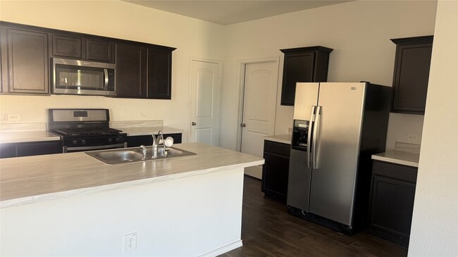 Building Photo - 16957 Rich Pines Dr