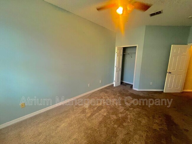 Building Photo - 3651 Oakdale Cir