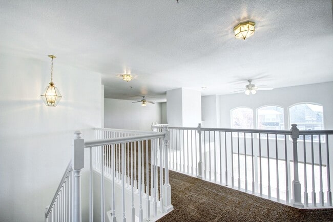 Building Photo - Metzler Ranch single family 4b/3b huge gar...
