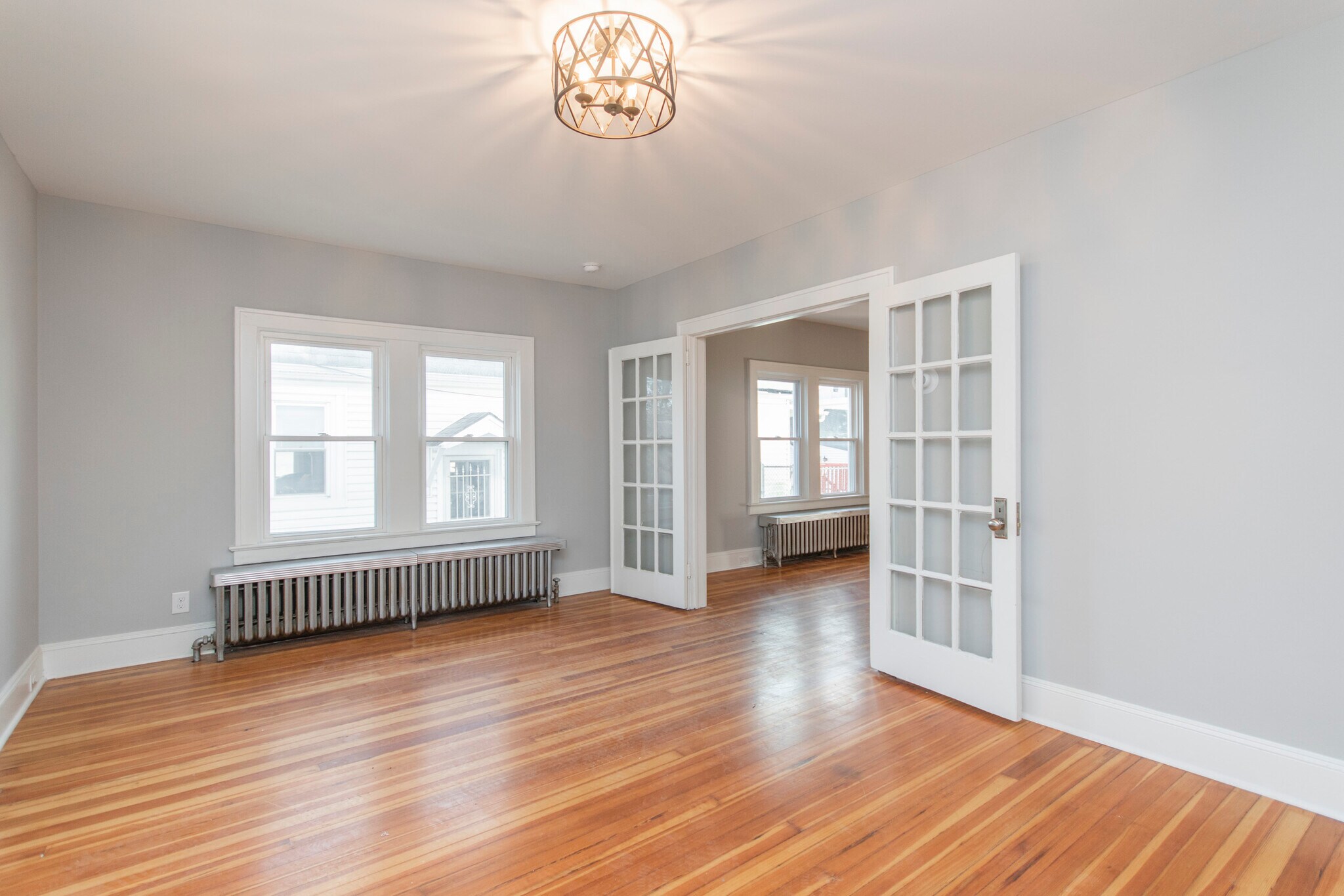 Living Room - 115 N Lafayette Ave
