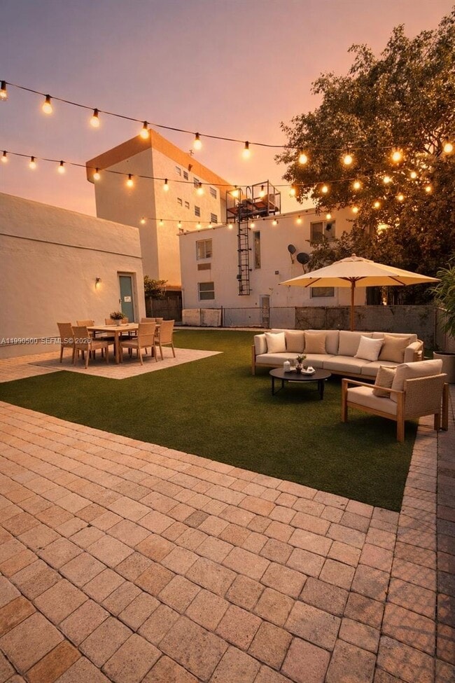 Building Photo - 7735 Byron Ave