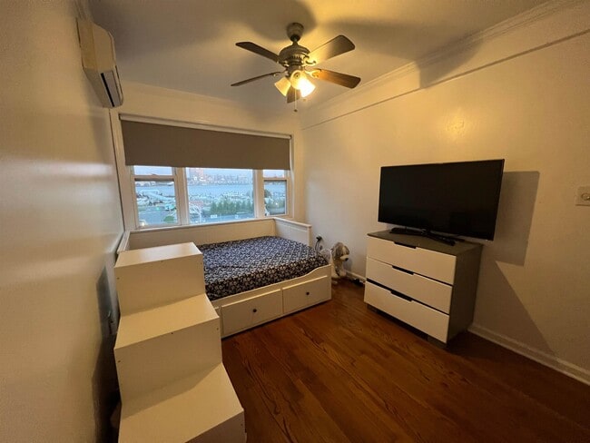 Building Photo - 11 Beverly Pl