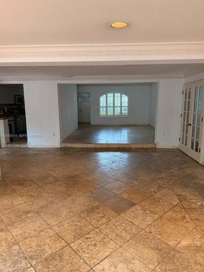 Building Photo - 401 Warren Ln