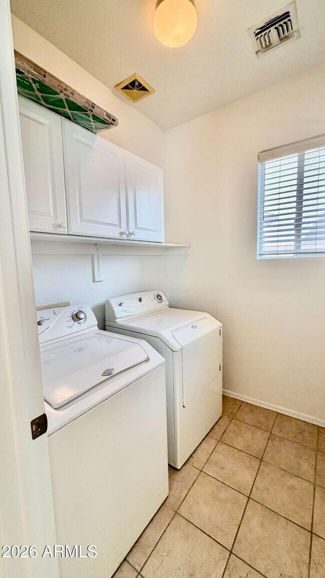 Building Photo - 21930 E Calle de Flores