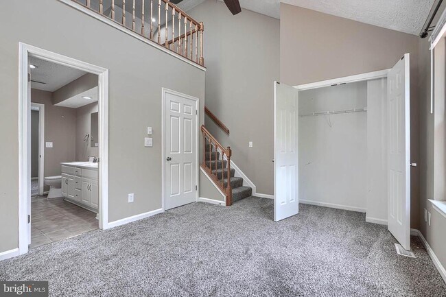 Building Photo - 2332 Darby Ct