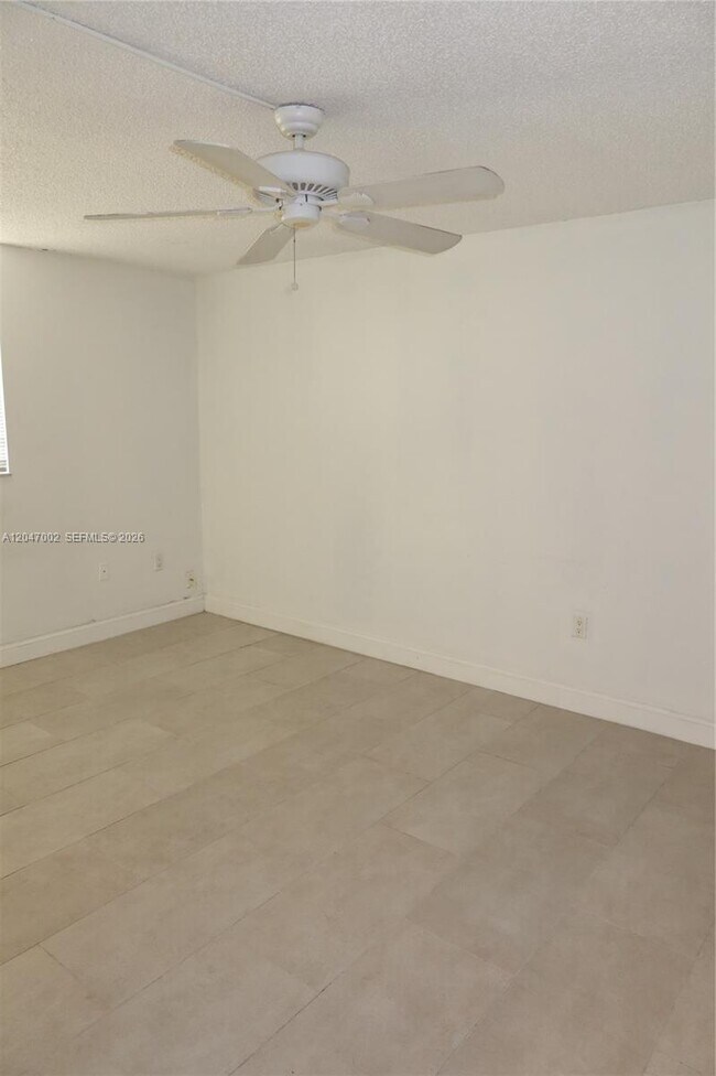 Building Photo - 10835 SW 112th Ave