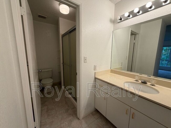 Building Photo - 528 Mananai Pl