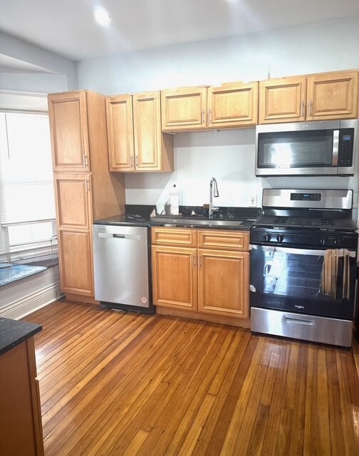 Building Photo - 193 Pearl St