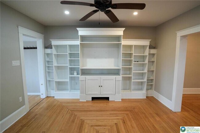 Building Photo - 628 Coal St