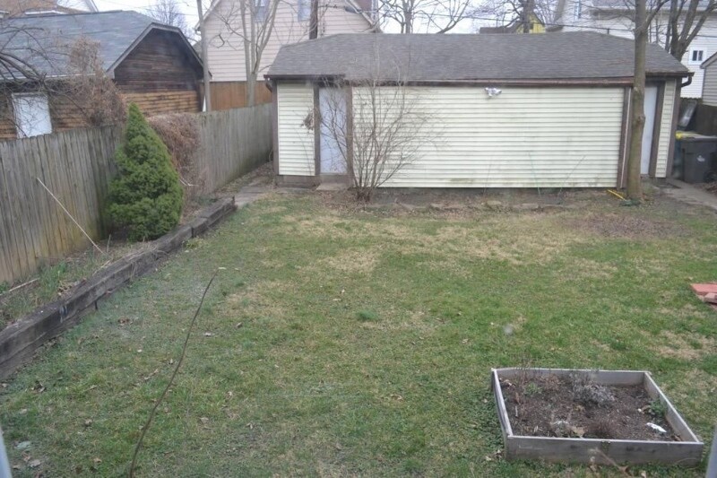 Building Photo - 977 Woodruff Pl E Dr