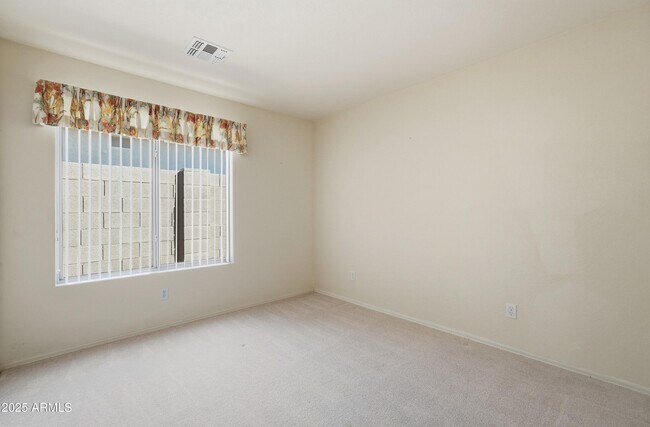 Building Photo - 4626 E Thorn Tree Dr