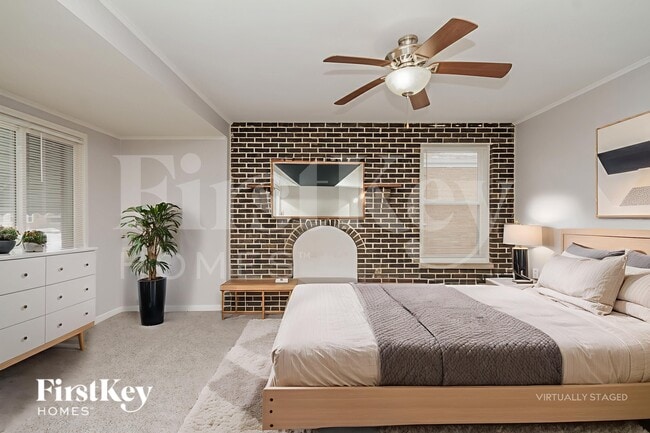 Building Photo - 14525 Dobson Ave