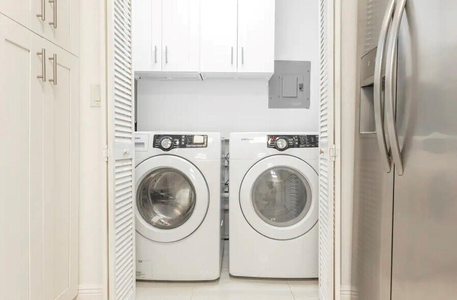 Building Photo - 1311 Monroe St