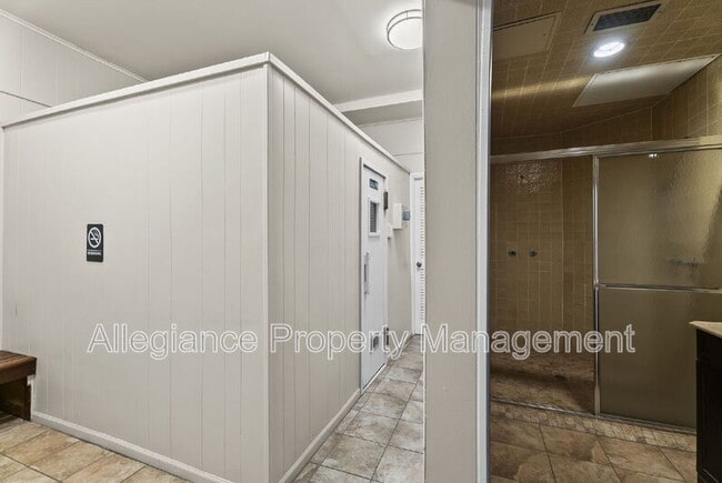 Building Photo - 5340 Holmes Run Pkwy