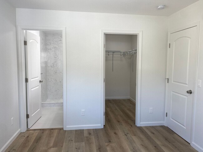 Building Photo - mokapu