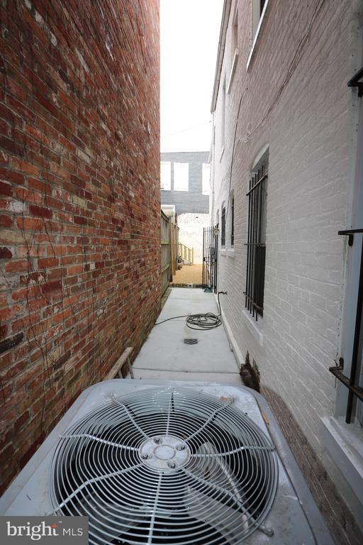 Building Photo - 403 O St NW