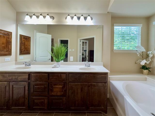 Building Photo - 6103 Eagle Nest Dr