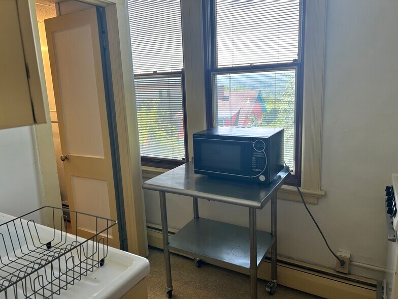 Building Photo - 127 College Ave