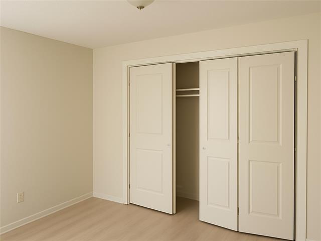 Building Photo - 1527 Sharon Dr