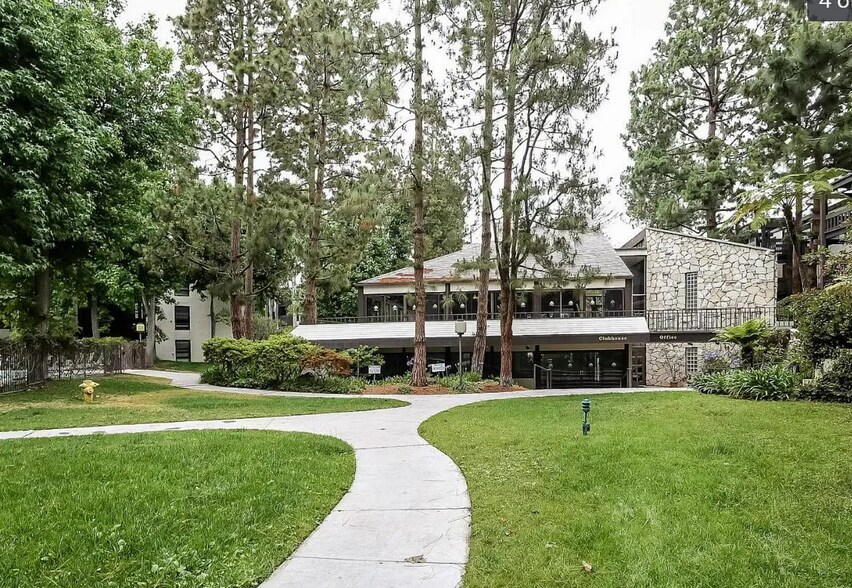 Building Photo - 8640 Gulana Ave