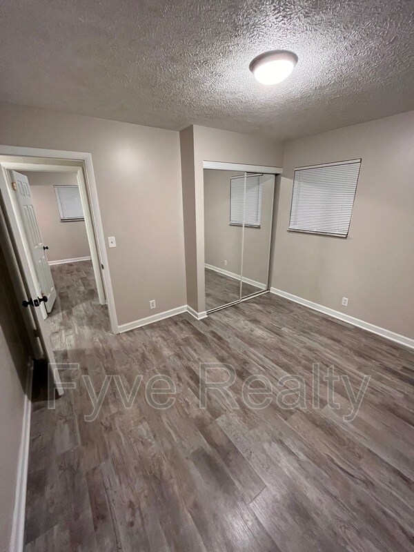 Building Photo - 1329 Barcelona Dr