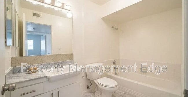Building Photo - 27077 El Rancho Dr