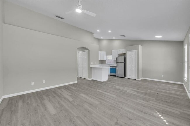 Building Photo - 782 LINCOLN Pky