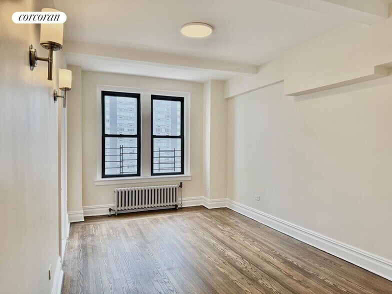 Building Photo - 210 E 68th St