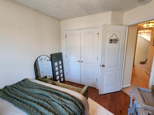 Building Photo - 1309 Valmead Ct