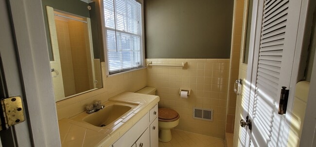 Building Photo - 590 Dunbar Cave Rd
