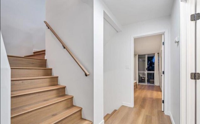 Flooring throughout - 2335 Caringa Way