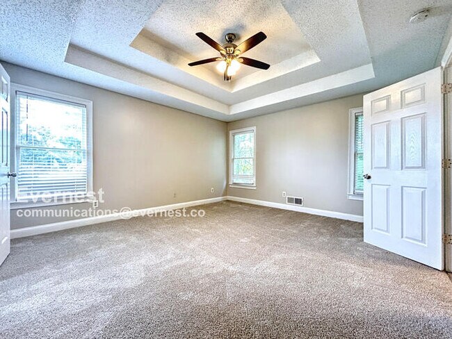 Building Photo - 19 Abbey Ln